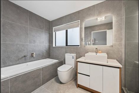 Photo of property in 3b Cardiff Road, Pakuranga, Auckland, 2010