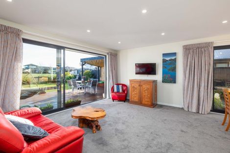 Photo of property in 33 Pegasus Main Street, Pegasus, 7612