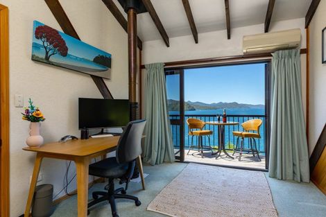 Photo of property in 2069 Queen Charlotte Drive, Ngakuta Bay, Picton, 7281
