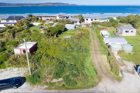 Photo of property in 523 Waikawa-curio Bay Road, Curio Bay, Tokanui, 9884