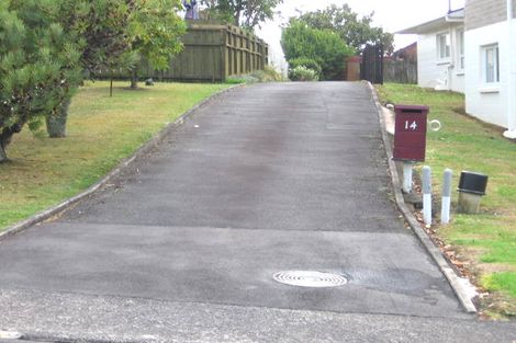 Photo of property in 14 Felgrove Street, Glendene, Auckland, 0602