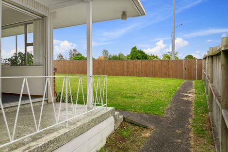 Photo of property in 1/305 Great North Road, Henderson, Auckland, 0612