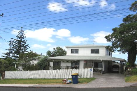 Photo of property in 13 Verbena Road, Birkdale, Auckland, 0626