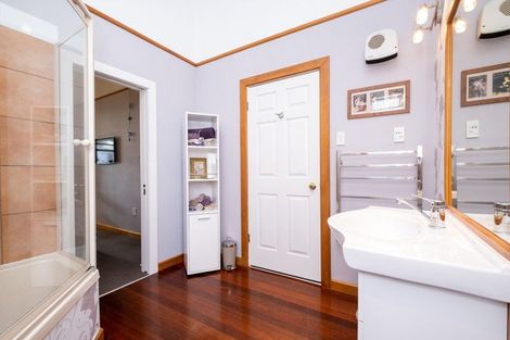 Photo of property in 44 Meeanee Quay, Westshore, Napier, 4110