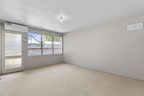 Photo of property in 1/41 Challen Close, Conifer Grove, Takanini, 2112