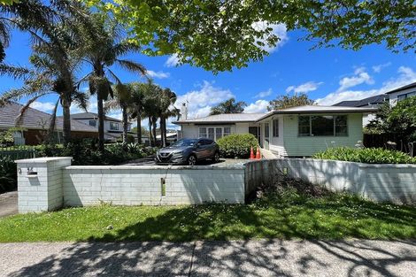 Photo of property in 36 Gossamer Drive, Pakuranga Heights, Auckland, 2010