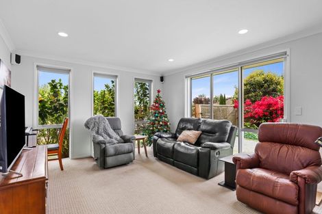 Photo of property in 35 Teal Place, Pyes Pa, Tauranga, 3112