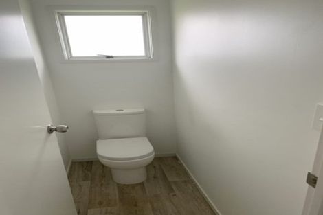 Photo of property in 31 Fitzherbert Avenue, West Harbour, Auckland, 0618