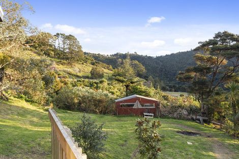 Photo of property in 305 Forest Hill Road, Waiatarua, Auckland, 0612