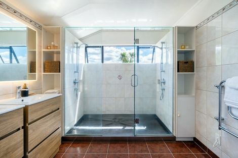 Photo of property in 22 Hebe Place, Birkenhead, Auckland, 0626