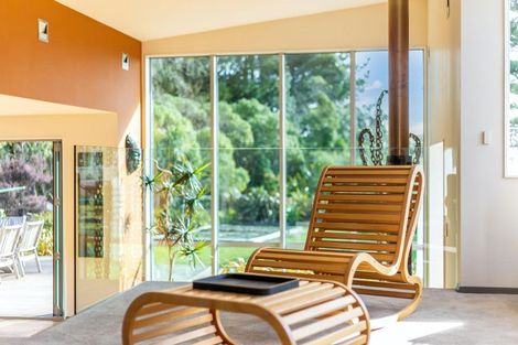 Photo of property in 21 Paekakariki Hill Road, Pauatahanui, Porirua, 5381