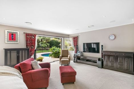 Photo of property in 18 Kingfisher Grove, Greenhithe, Auckland, 0632