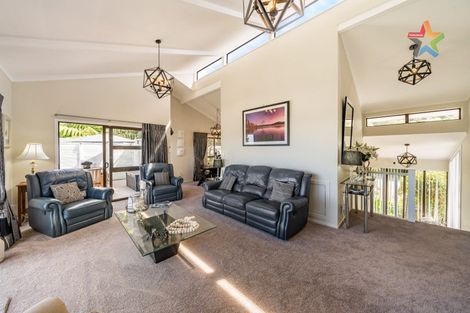 Photo of property in 18 Jacaranda Grove, Maungaraki, Lower Hutt, 5010