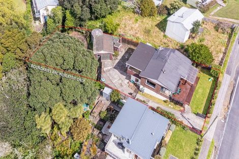 Photo of property in 90 Howard Road, Orere Point, Papakura, 2585