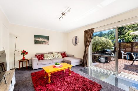 Photo of property in 28 Lowry Crescent, Stokes Valley, Lower Hutt, 5019