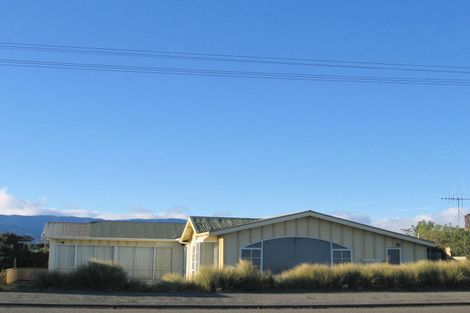 Photo of property in 68 Marine Parade, Otaki Beach, Otaki, 5512