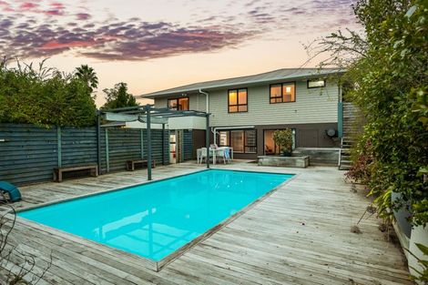 Photo of property in 20 Glen Marine Parade, Glendene, Auckland, 0602