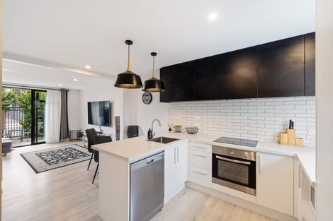 Photo of property in 2/8 New Brighton Road, Shirley, Christchurch, 8061