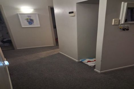 Photo of property in 35 Pokohiwi Road, Normandale, Lower Hutt, 5010