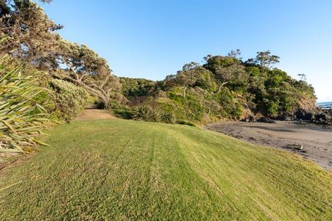 Photo of property in 350 Mcauslin Road, Whananaki, Hikurangi, 0181