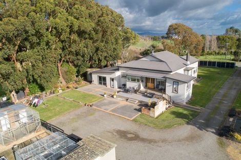 Photo of property in 658 Roberts Line, Kelvin Grove, Palmerston North, 4470