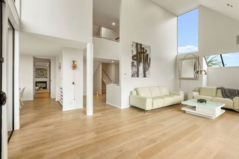 Photo of property in 17 Malloy Place, Eastern Beach, Auckland, 2012