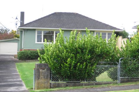 Photo of property in 129 Flanshaw Road, Te Atatu South, Auckland, 0610