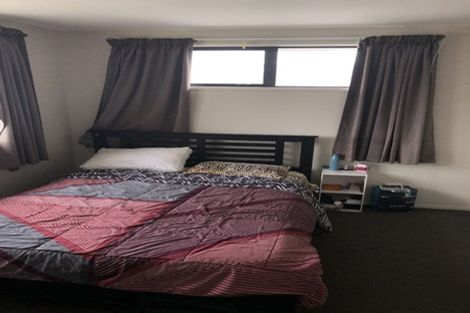 Photo of property in 100 Fulford Street, New Plymouth, 4310