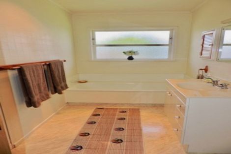 Photo of property in 5 Gonville Street, Tawa, Wellington, 5028