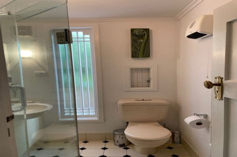 Photo of property in 17 Palliser Road, Roseneath, Wellington, 6011