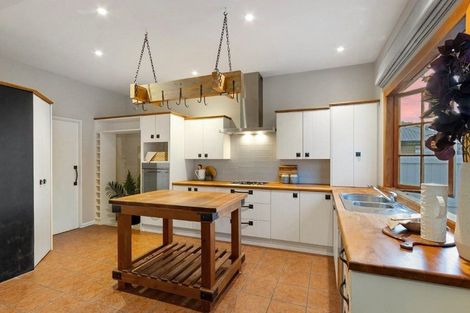 Photo of property in 32 Bowenvale Avenue, Cashmere, Christchurch, 8022