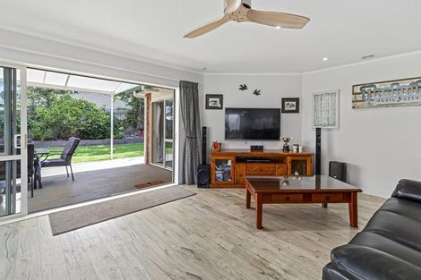 Photo of property in 26 Bundoran Way, Pinehill, Auckland, 0632