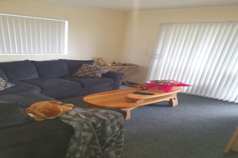 Photo of property in 15 Jenelin Road, Glendene, Auckland, 0602