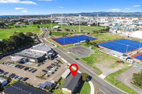 Photo of property in 2/41 Kawaka Street, Mount Maunganui, 3116