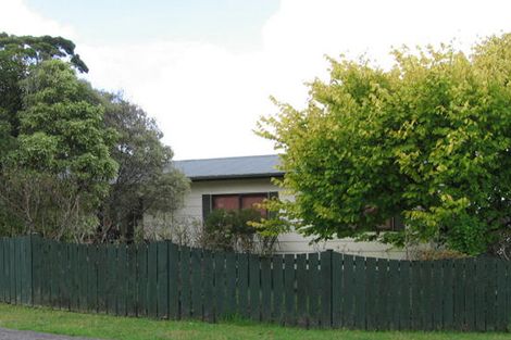 Photo of property in 5 Riesling Place, Henderson, Auckland, 0612