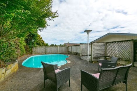 Photo of property in 45 Cumberland Street, Merrilands, New Plymouth, 4312