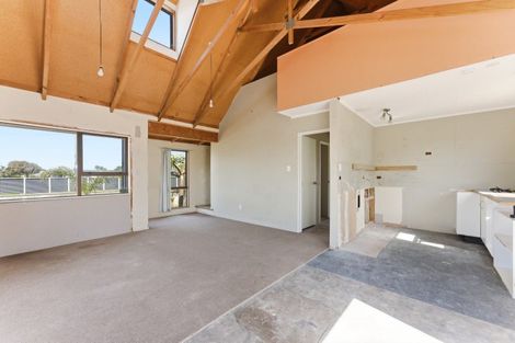 Photo of property in 15 Waitai Street, Castlecliff, Whanganui, 4501