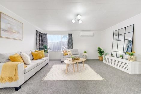 Photo of property in 15 Almay Place, Clover Park, Auckland, 2019