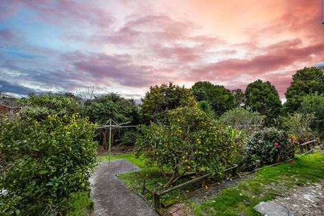 Photo of property in 10 Beauchamp Drive, Massey, Auckland, 0614