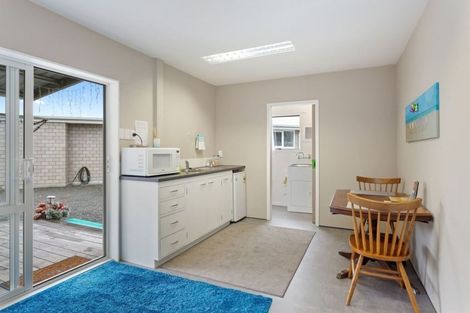 Photo of property in 8 Riverside Way, Amberley, 7410