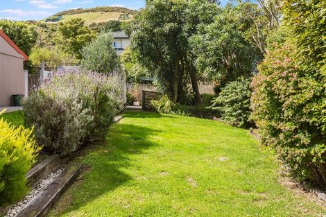 Photo of property in 12 Kilkelly Close, Tawa, Wellington, 5028