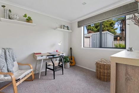 Photo of property in 8b Wyndham Road, Hannahs Bay, Rotorua, 3010