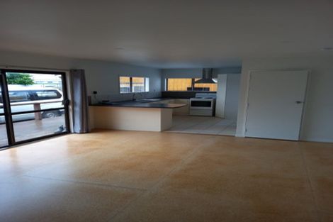 Photo of property in 65 Himatangi Street, Himatangi Beach, Foxton, 4891