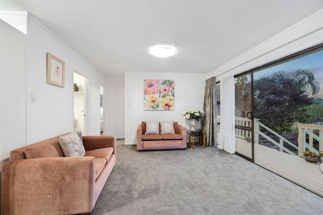 Photo of property in 1/67 Browns Bay Road, Browns Bay, Auckland, 0630