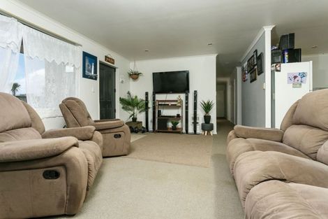 Photo of property in 44a Longburn Road, Henderson, Auckland, 0610