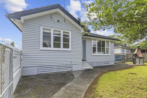Photo of property in 1/2 Esperanto Road, Papatoetoe, Auckland, 2025