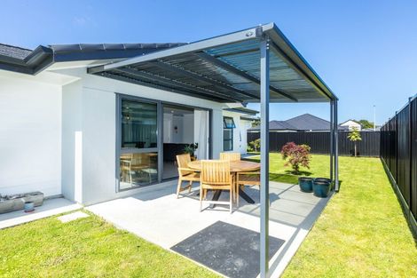 Photo of property in 16 Whitten Way, Wallaceville, Upper Hutt, 5018
