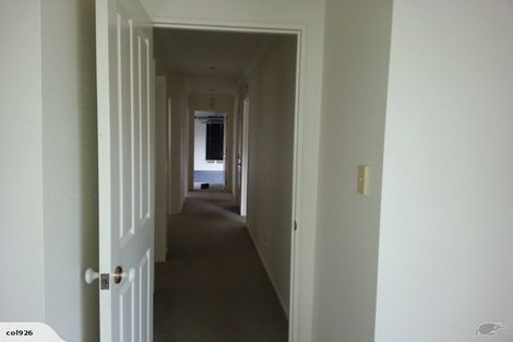 Photo of property in 130 Golfland Drive, Golflands, Auckland, 2013