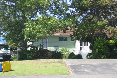 Photo of property in 1/39 High Road, Glenfield, Auckland, 0629