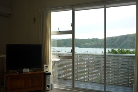 Photo of property in 1/48 Paremata Crescent, Paremata, Porirua, 5024